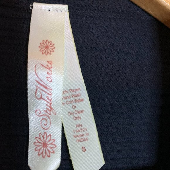 Button Down Top with Tortoiseshell Look Buttons Adjustable Rolled Sleeve Size S - Picture 2 of 6